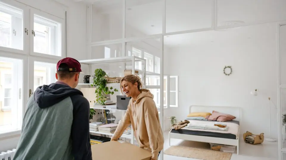 two roommates moving into a new apartment